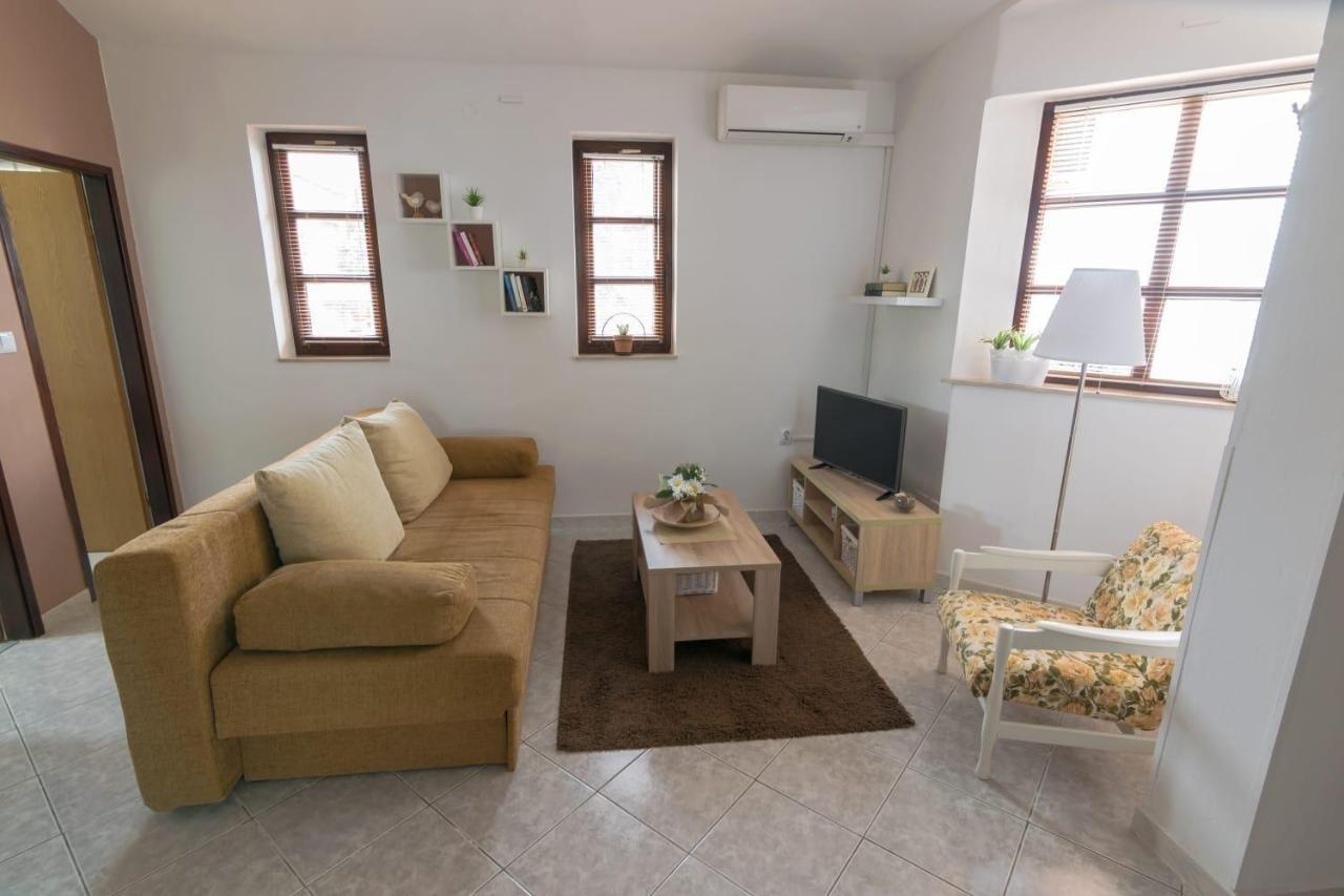Ferienhaus Petar 2 - 10m From Sea Zadar